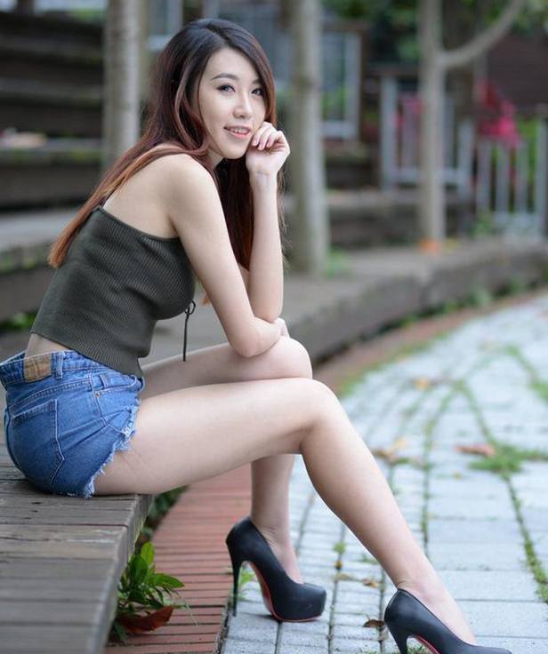 床上的蜜语照片未阉割